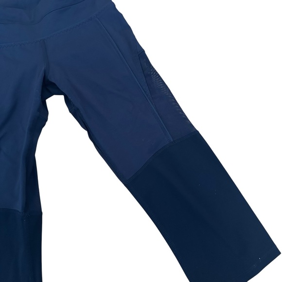 SOLD:Lululemon Women's Mesh Crop Capri Leggings - Black, Size 4 - Picture 3 of 6